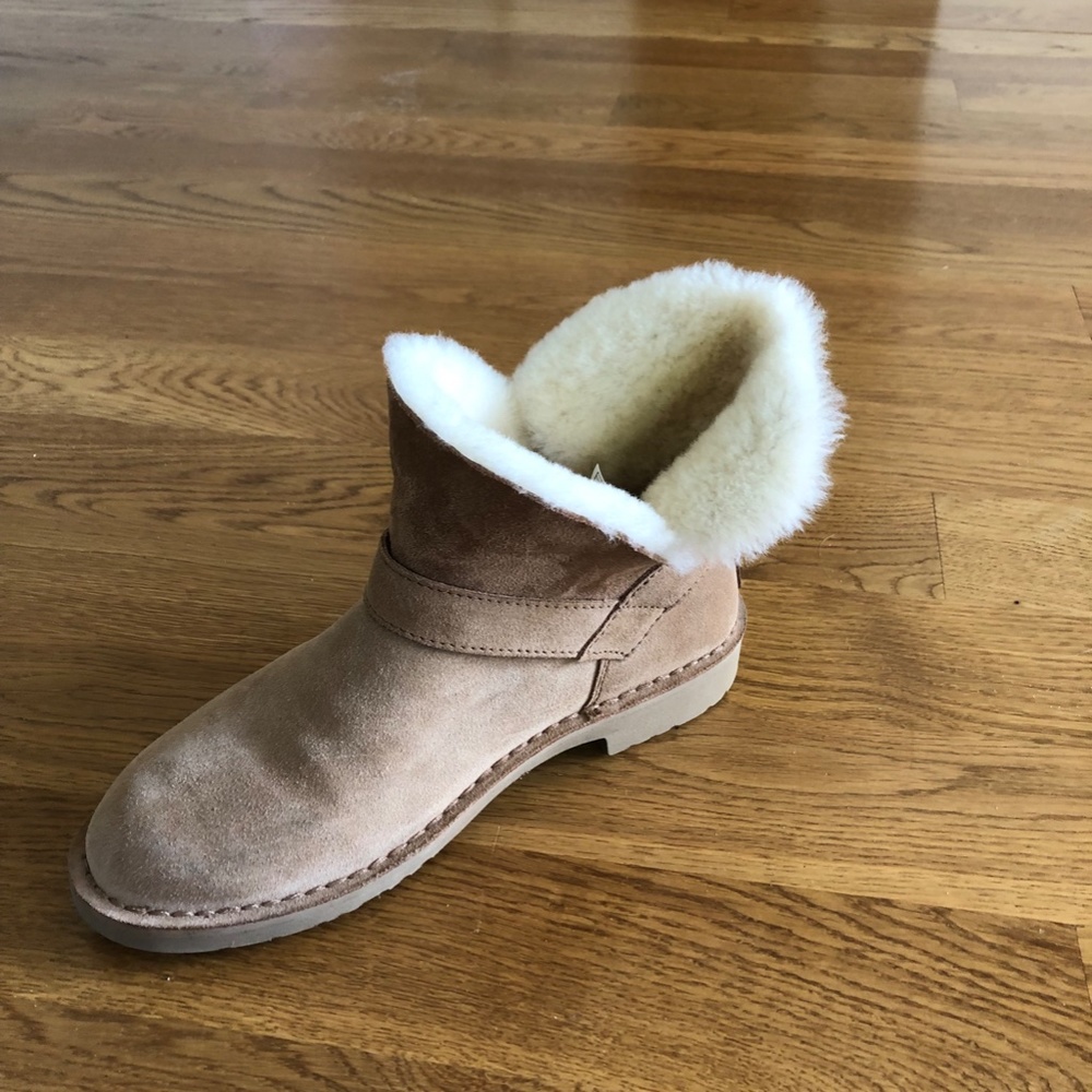 Ugg Zariyah Water Repellent Ankle Bootie womens size 8